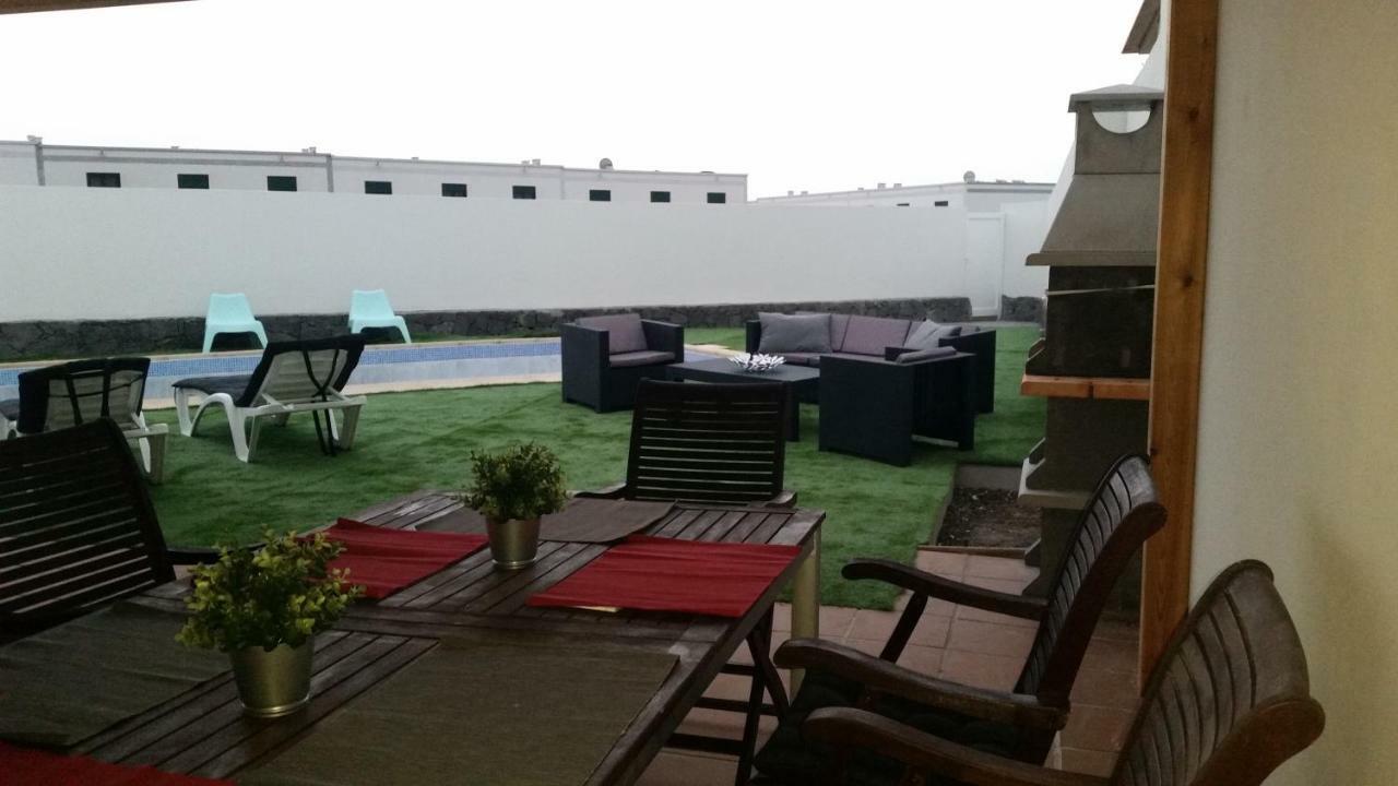 Villaantonia Private Huge Heated Pool And Super Fast Wifi Playa Blanca  Exterior photo