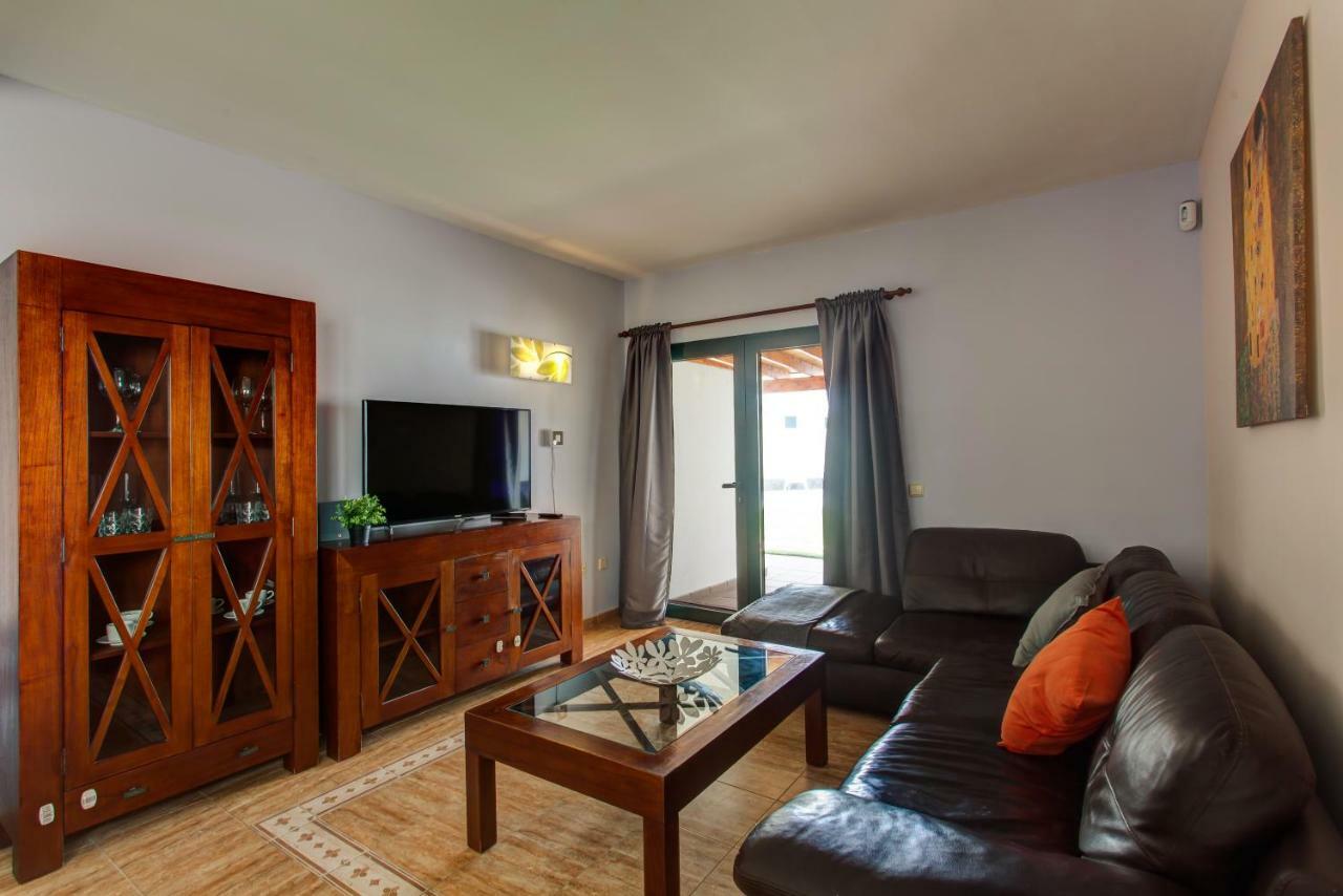 Villaantonia Private Huge Heated Pool And Super Fast Wifi Playa Blanca  Exterior photo