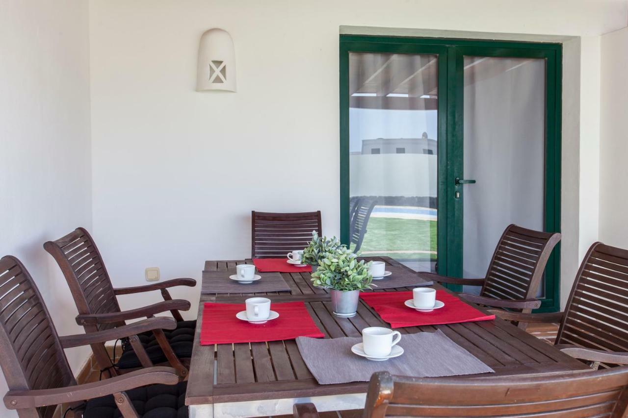 Villaantonia Private Huge Heated Pool And Super Fast Wifi Playa Blanca  Exterior photo